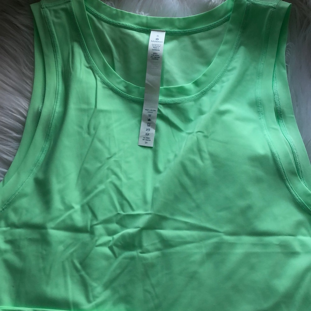 JUST IN ✔️LULULEMON TANK TOP - Picture 3 of 6